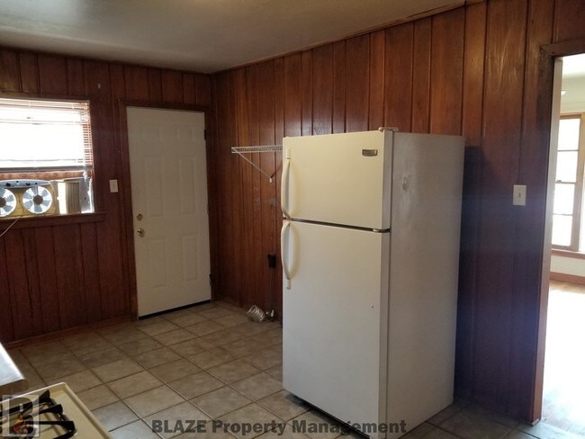 Building Photo - 1611 Lawson Ln
