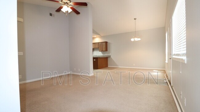 Building Photo - 11671 S Roundtree St