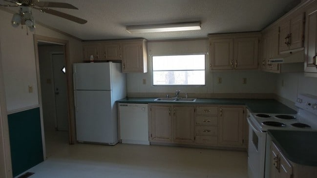 Building Photo - 502 Heritage Way