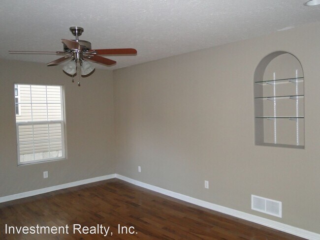 Building Photo - 5 br, 2.5 bath House - 405 N HWY 17