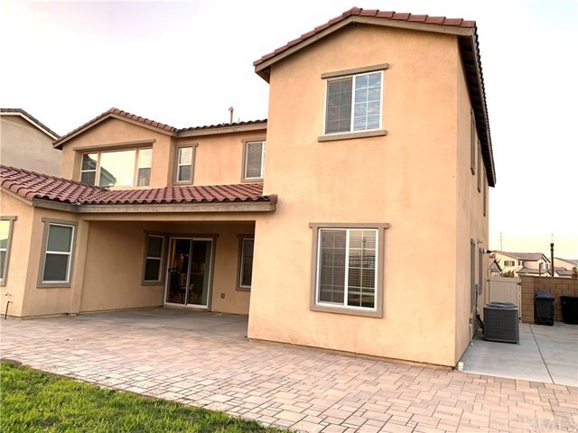 Building Photo - 2720 E Arbor Ln