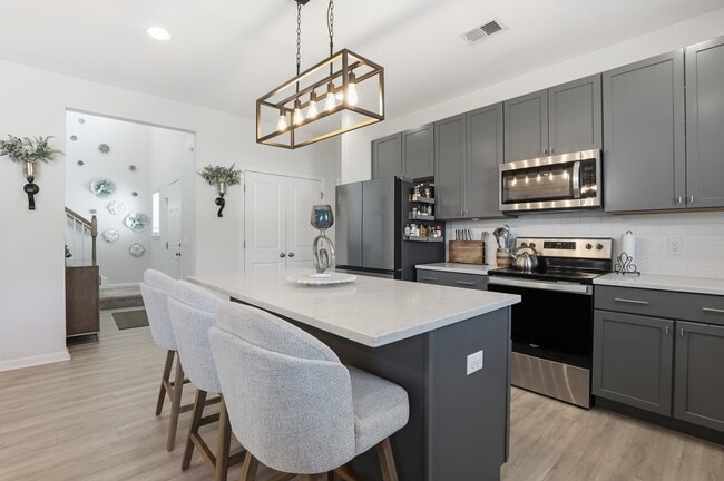 Building Photo - 143 Nettleton Ln