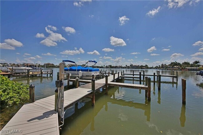 Building Photo - 9517 Gulf Shore Dr
