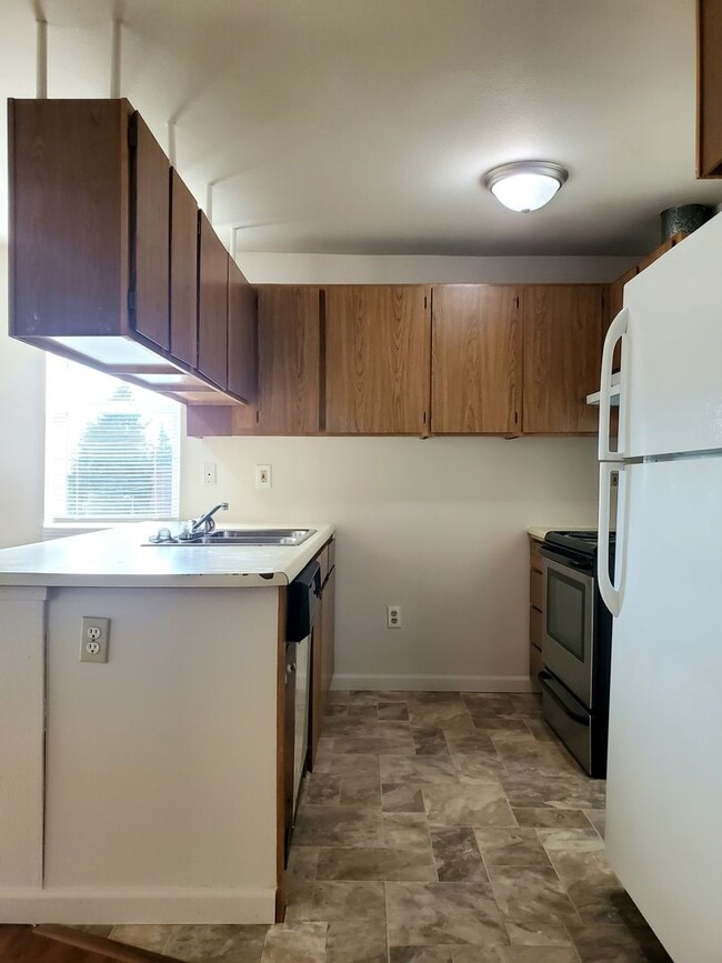 Building Photo - JYG: 3414 Duplex