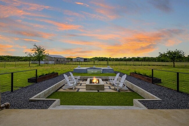 Building Photo - 215 Mesa Vista Dr