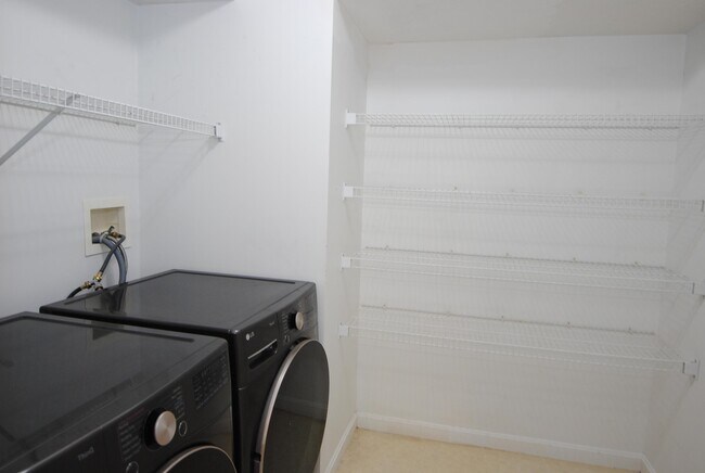 Foto del edificio - 55 Georgetown Dr