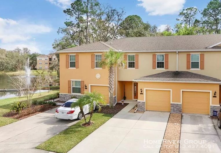 Primary Photo - Beautiful 3b/3b Townhome!
