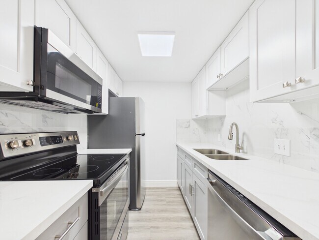 Foto del edificio - 7510 Hornwood Dr