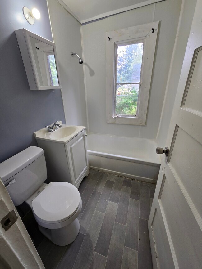 baño - 2081 Tuskegee Rd