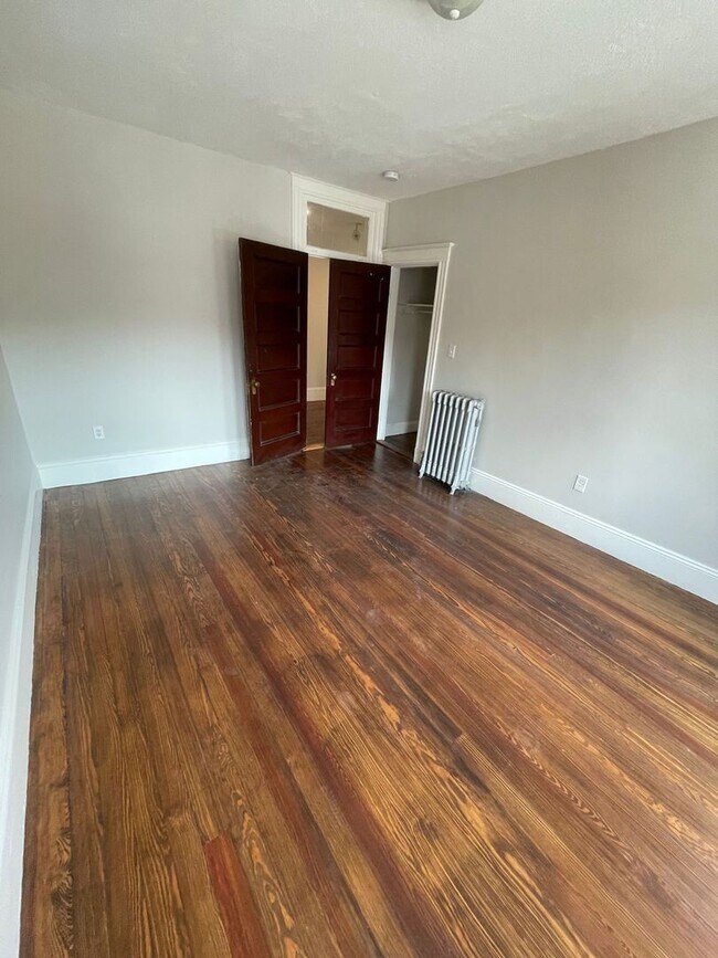 Building Photo - GORGEOUS BROOKLINE 3 BED, RECENTLY RENOVAT...