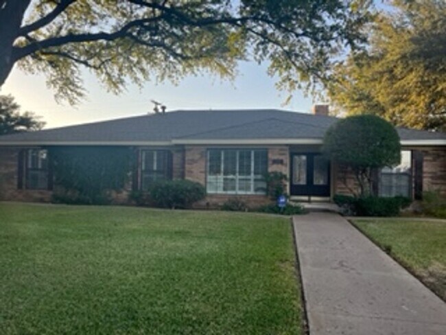 Foto del edificio - For Lease - 20 Knoll Circle - Odessa, TX