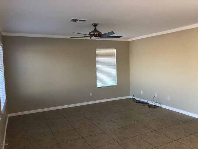 Foto del edificio - 15310 W Evans Dr