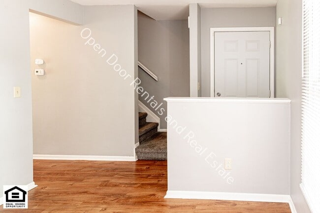 Building Photo - 5005/5007 Vermont Ln.