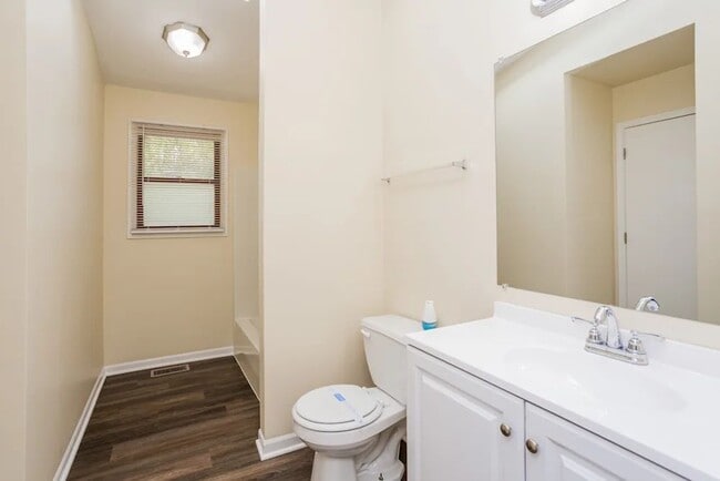 Building Photo - 2907 Facel Vega Dr