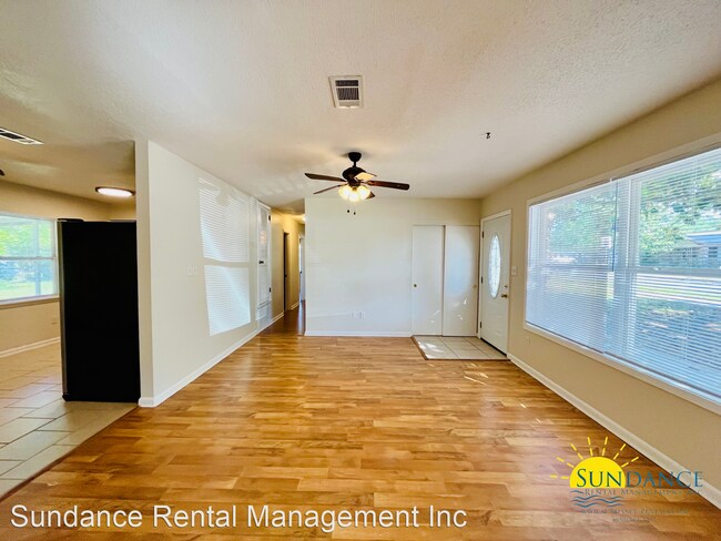 Foto del edificio - 3 br, 2 bath House - 323 23rd Street