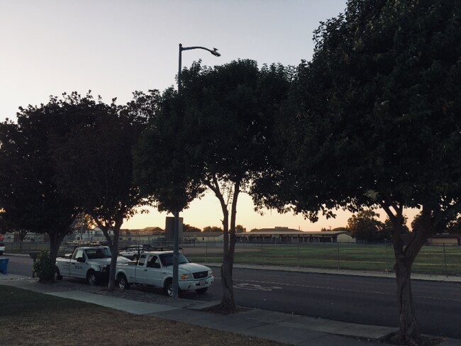 Foto del edificio - 1111 Central Ave