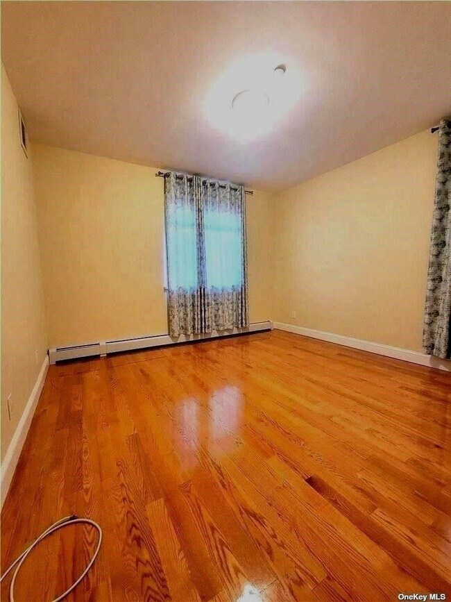 Foto del edificio - 58-47-58254 254th St