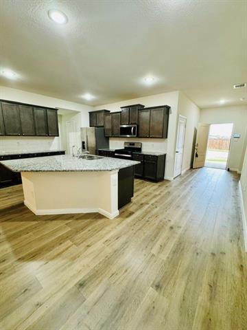 Foto del edificio - 903 Emerald Gate Dr