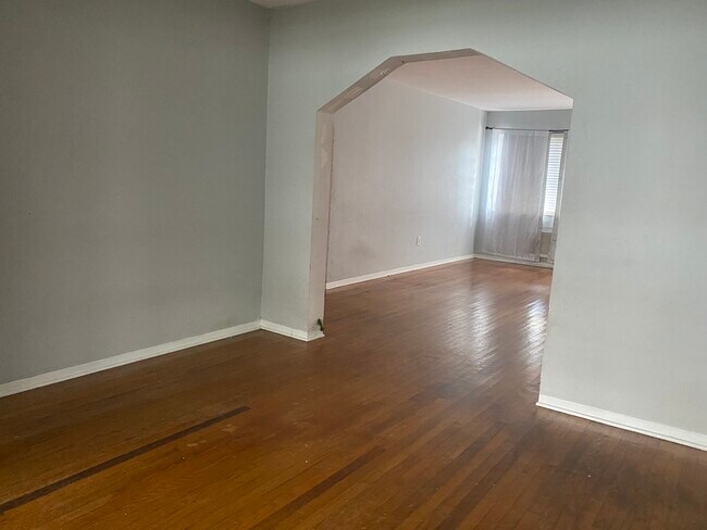 Building Photo - 321 Catalonia Ave