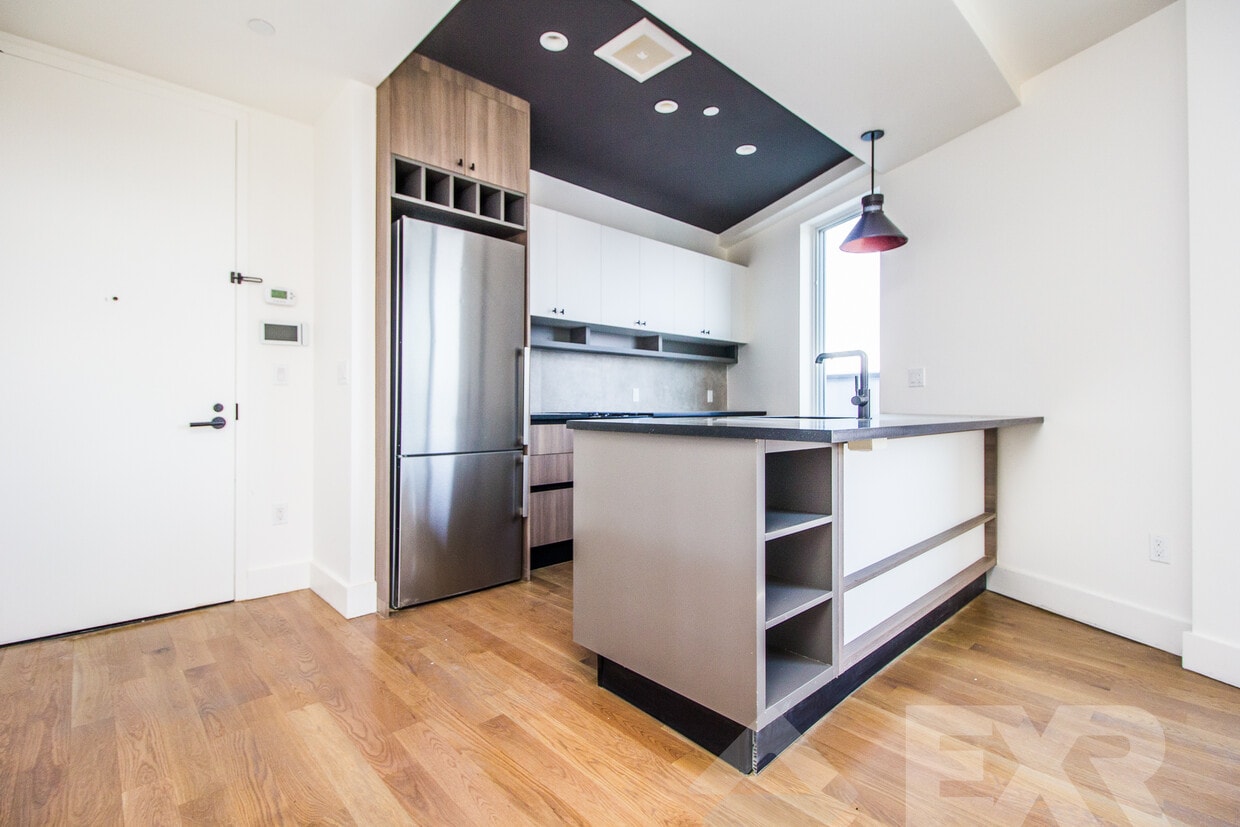 Primary Photo - 242 Newkirk Ave