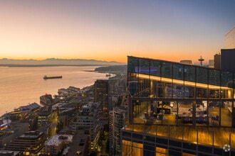Building Photo - 121 Stewart St