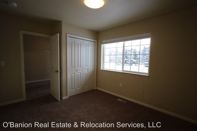 Building Photo - 7763 Creekside Center Drive