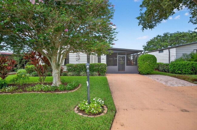 Foto del edificio - 7894 SE Saratoga Dr