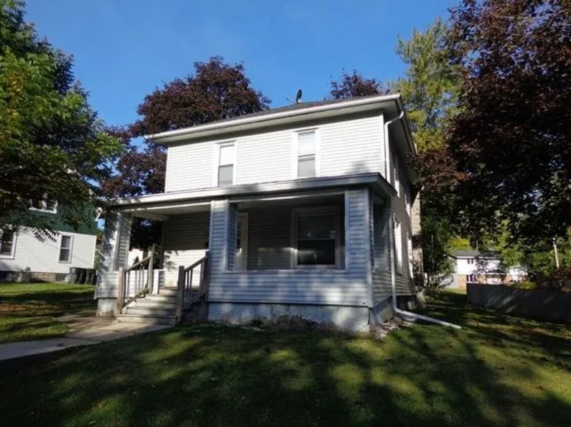 Foto principal - 5 Bed 2 Bathroom Home in Whitewater