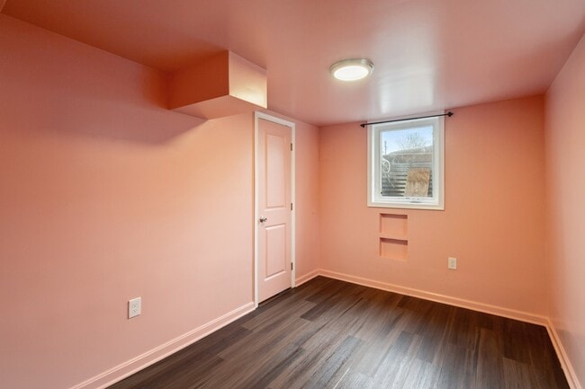 Foto del edificio - 14615 Crescent Dr