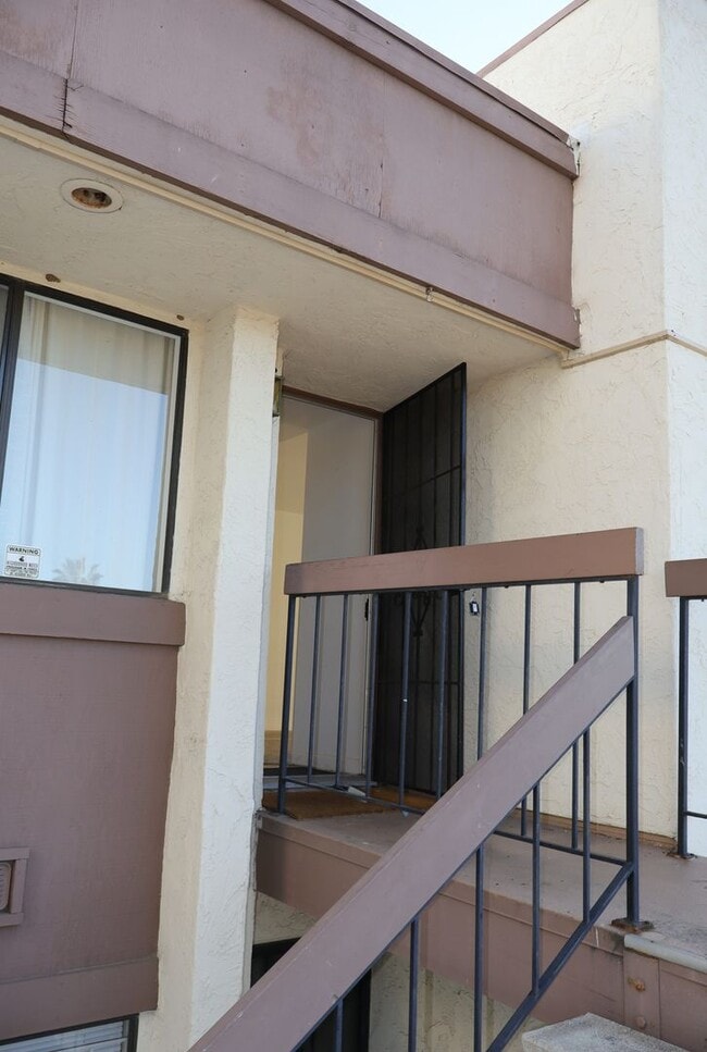 Foto del edificio - 2 Bedrooms 2 full baths corner condo in National City.