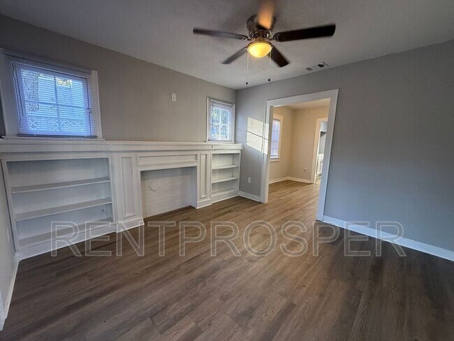 Building Photo - 1025 36th St