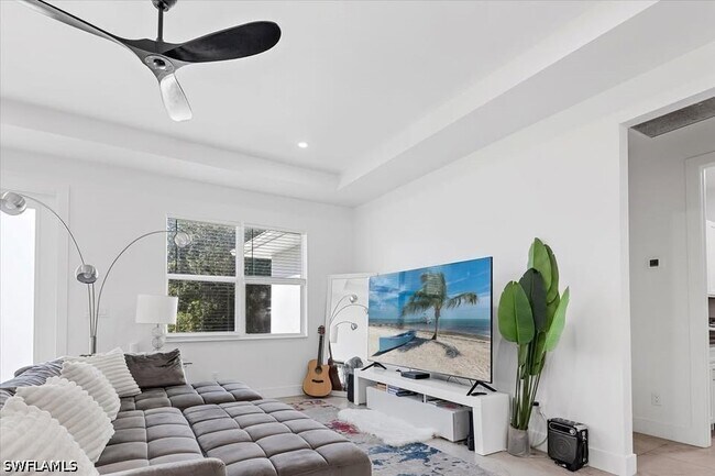 Foto del edificio - 155 Thornton Ave S