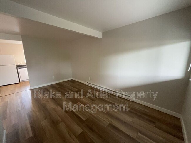 Foto del edificio - 5950 SW Hall Blvd