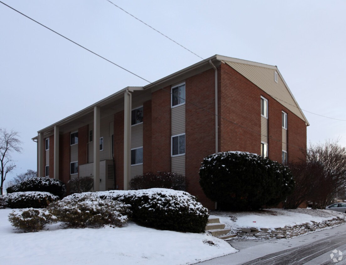 401403 Hancock County Line Rd, Bluffton, OH 45817 Apartments in