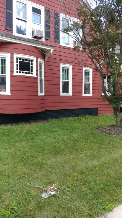Primary Photo - 42 Richmond Ave