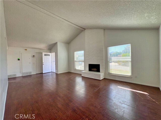 Foto del edificio - 22574 Kentfield St