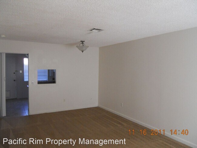 Building Photo - 1325 Oakdale Ave