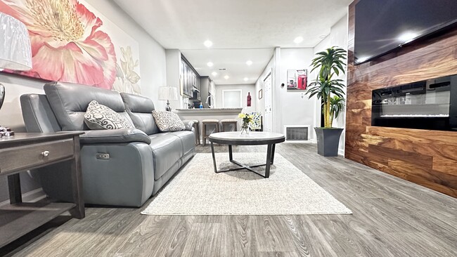 Building Photo - 6478 Voyles Dr