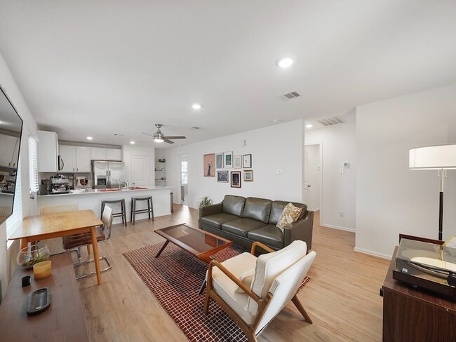 Building Photo - 1238 Millers Pass Dr