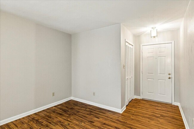 Foto del edificio - 3232 Riddle Dr