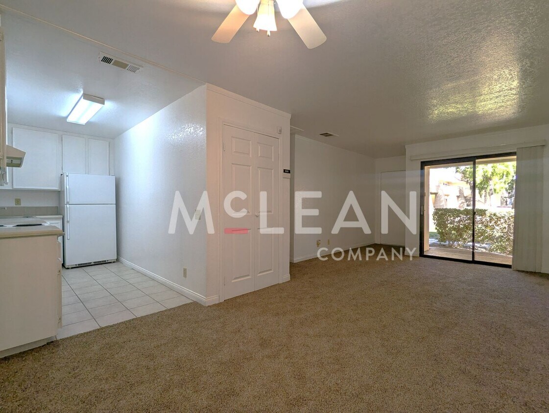 Foto principal - **Charming Unfurnished Condo in Palm Sprin...