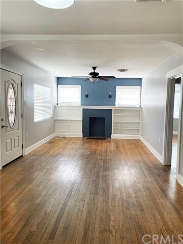 Building Photo - 423 W Badillo St