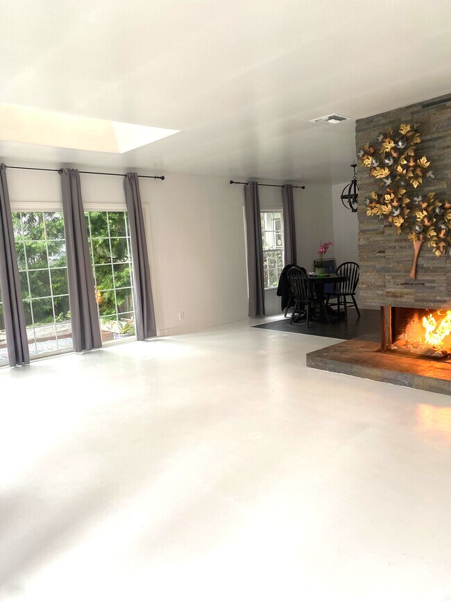 Grandes ventanas - 227 Bay St