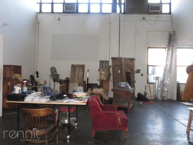 Building Photo - 338 Moffat St