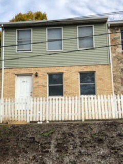 Foto principal - 100 E Cherry Ln