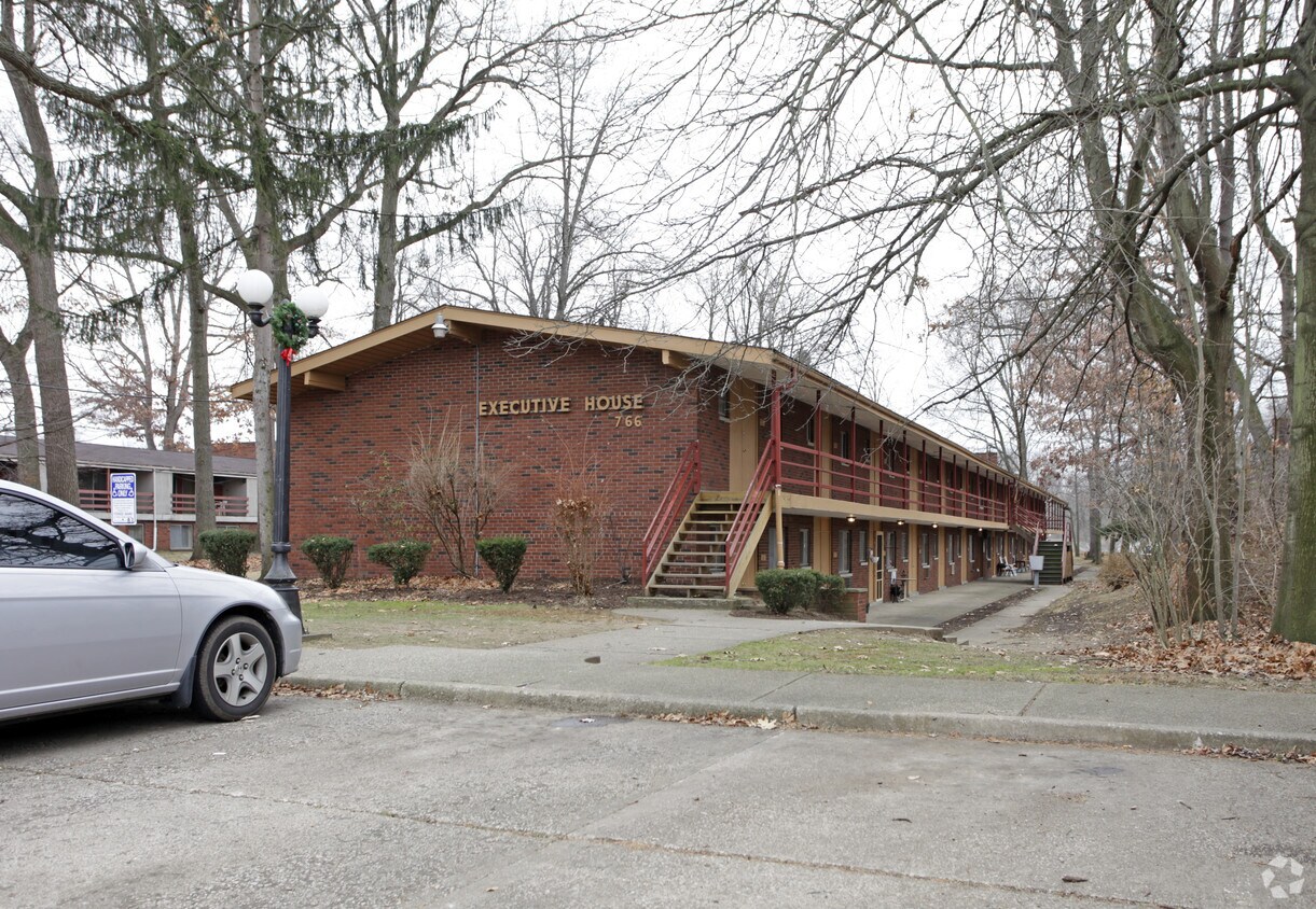 Building Photo - Executive House