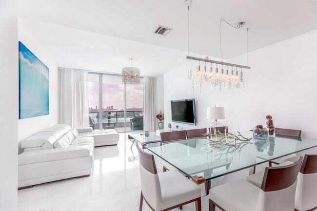 Foto del edificio - 900 Biscayne Blvd