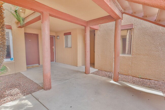 Foto del edificio - 1 Bed / 1 Bath Condo - Short or Long Term ...