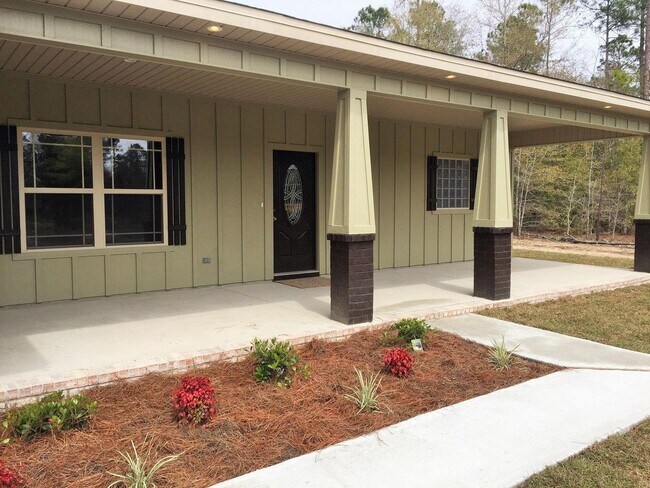 Building Photo - 4011 Happy Trails Rd