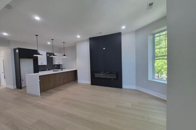 Foto del edificio - 6141 S Greenwood Ave